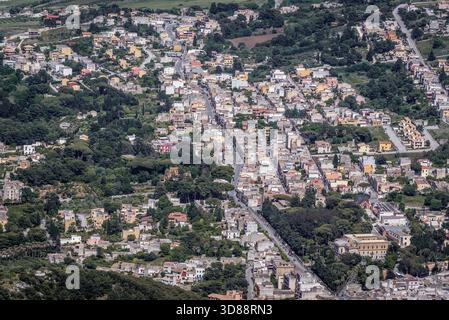 Valderice ville de Erice ville sur un Mont Erice dans la province de Trapani en Sicile, en Italie du Sud Banque D'Images