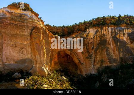 La Ventana Natural Arch a été créée en grès Jurassic Zuni il y a environ 160 milion ans. La région d'El Malpais est une terre de merveilles volcaniques. National Con Banque D'Images