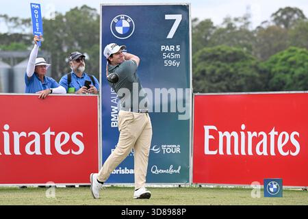 29 novembre 2025 ; Royal Queensland Golf Club, Brisbane, Queensland, Australie ; BMW Australian PGA Championship Golf, Round Three ; Ricardo Gouveia du Portugal frappe son tee shot sur le 7ème trou Banque D'Images