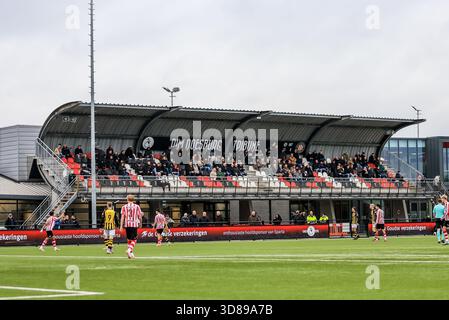 ROTTERDAM, 29-11-25, Sportpark Nieuw Terbregge, saison de football néerlandaise Tweede Divisie 2025/2026. Match entre, Jong Sparta et Rijnsburgse garçons , montre des images , Banque D'Images