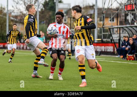 ROTTERDAM, 29-11-25, Sportpark Nieuw Terbregge, saison de football néerlandaise Tweede Divisie 2025/2026. Match between, Jong Sparta and Rijnsburgse Boys , Pictures Shows , Alvaro Henry Alvaro Henry Banque D'Images