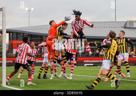 ROTTERDAM, 29-11-25, Sportpark Nieuw Terbregge, saison de football néerlandaise Tweede Divisie 2025/2026. Match entre, Jong Sparta et Rijnsburgse garçons , montre des images , Banque D'Images