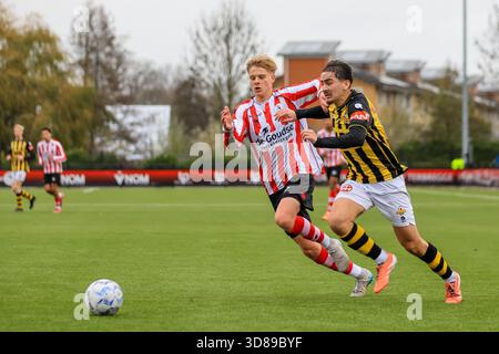 ROTTERDAM, 29-11-25, Sportpark Nieuw Terbregge, saison de football néerlandaise Tweede Divisie 2025/2026. Match entre, Jong Sparta et Rijnsburgse Boys , spectacles d'images , Viggo guit Banque D'Images