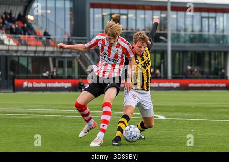 ROTTERDAM, 29-11-25, Sportpark Nieuw Terbregge, saison de football néerlandaise Tweede Divisie 2025/2026. Match entre, Jong Sparta et Rijnsburgse garçons , montre des images , Banque D'Images