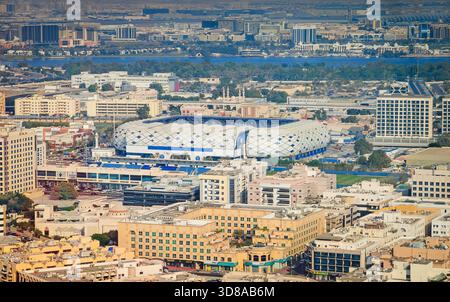11 29 2025 - Dubaï, Émirats arabes Unis. Stade de football Al Maktoum. Stade du club de football Al-Nasr Dubaï. Vue aérienne par drone Banque D'Images