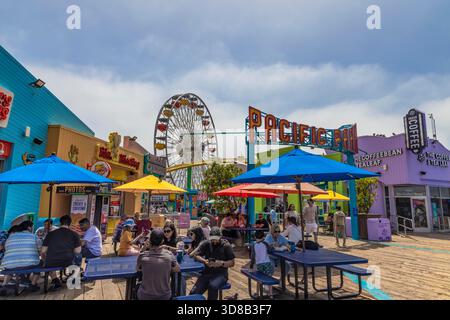 Pacific Park, un parc d'attractions sur la jetée de Santa Monica, Californie, États-Unis [pas de publication ; licence éditoriale uniquement] Banque D'Images