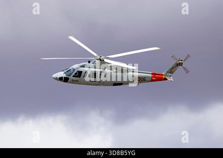 RAF Fairford, Gloucestershire, Angleterre, Royaume-Uni - 21 juillet 2025 : hélicoptère de recherche et de sauvetage Sikorsky S-76C de la Force aérienne et spatiale espagnole, Ala 49, HD.24-06 Banque D'Images