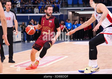 Milan, Italie. 29 novembre 2025. Alessandro Panni (Ferraroni Juvi Cremona) pendant Wegreenit Urania Milano vs Ferraroni Juvi Cremona, match italien de basket-ball Serie A2 hommes à Milan, Italie, novembre 29 2025 crédit : Agence photo indépendante/Alamy Live News Banque D'Images