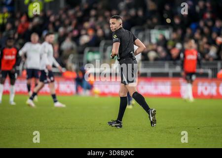 Luton, Royaume-Uni. 29 novembre 2025. Arbitre, M. Ruebyn Ricardo lors du match de Sky Bet League 1 entre Luton Town et Bolton Wanderers à Kenilworth Road, Luton, Angleterre le 29 novembre 2025. Photo de David Horn. Crédit : Prime Media images/Alamy Live News Banque D'Images
