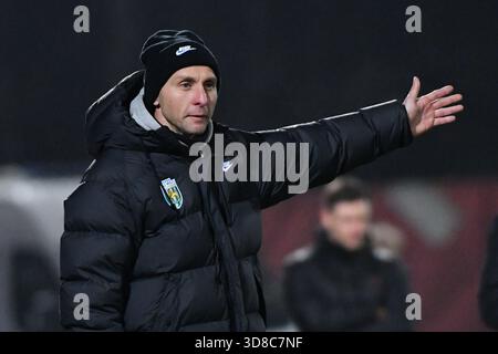 Rivne, Ukraine 29 novembre 2025. Vladyslav Lupashko, entraîneur-chef de Karpaty Lviv, lors du match de premier League ukrainienne entre le NK Veres Rivne et le FC Karpaty Lviv Banque D'Images