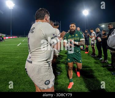 Galway, République d'Irlande. 29 novembre 2025. Bundee Aki du Connacht après le match de la ronde 6 du United Rugby entre Connacht Rugby et Hollywoodbets Sharks au stade Dexcom de Galway, Irlande le 29 novembre 2025 (photo Andrew SURMA/Sipa USA). Crédit : Sipa USA/Alamy Live News Banque D'Images