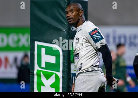Galway, République d'Irlande. 29 novembre 2025. Makazole Mapimpi of Sharks lors du match de la ronde 6 du United Rugby Championship entre Connacht Rugby et Hollywoodbets Sharks au stade Dexcom de Galway, Irlande, le 29 novembre 2025 (photo Andrew SURMA/Sipa USA). Crédit : Sipa USA/Alamy Live News Banque D'Images