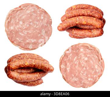 tranches de mortadelle et paquet de saucisses de chasseurs découpées sur fond blanc Banque D'Images