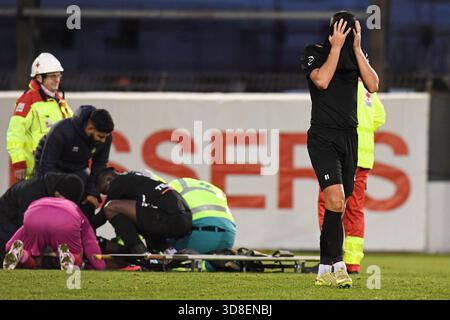 Geel, Belgique. 30 novembre 2025. Niklo Daily d'Olympic semble déçu lors d'un match de football entre Jong Genk et le Royal Olympic Charleroi, dimanche 30 novembre 2025 à Geel, le jour 15 de la deuxième division 2025-2026 'Challenger Pro League' 1B du championnat belge. BELGA PHOTO JILL DELSAUX crédit : Belga News Agency/Alamy Live News Banque D'Images