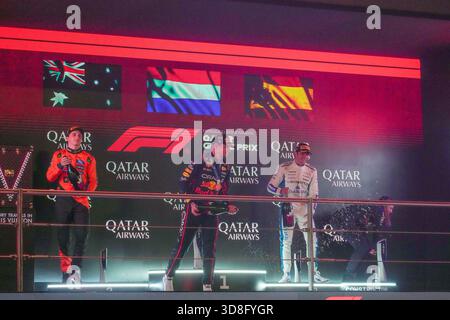 Doha, Qatar. 30 novembre 2025. Célébrations du podium lors de la course du Grand Prix de formule 1 Qatar Airways Qatar 2025 sur le circuit international de Losail, avant la 23e manche du 24e Championnat du monde de formule 1 FIA 2025 (28 au 30 novembre 2025). (Crédits : Unicode images/Alamy Live News crédit : Unicode images/Alamy Live News Banque D'Images
