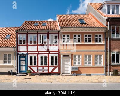 Maison à pans de bois et maison de ville sur Langegade à Kerteminde, Funen, Danemark du Sud Banque D'Images