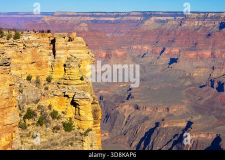 Vue imprenable sur le paysage du Grand Canyon. Arizona, États-Unis d'Amérique. Le paysage est le résultat de millions d'années d'érosion. Banque D'Images