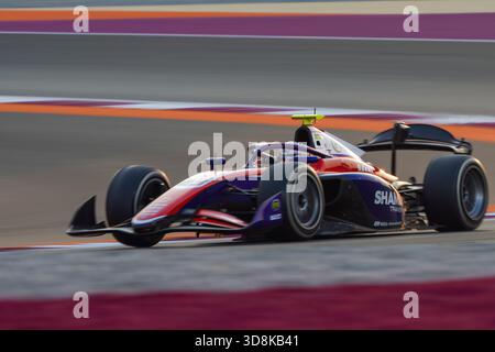 2025 Lusail FIA Formula 2 , Doha, Qatar - Leonardo Fornaroli a remporté le titre de formule 2 en 2025 grâce à sa deuxième place dans la course au Qatar. Banque D'Images