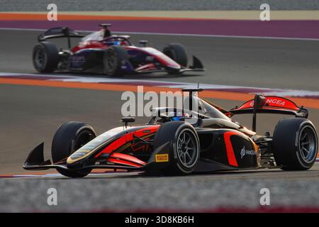 2025 Lusail FIA Formula 2 , Doha, Qatar - Leonardo Fornaroli a remporté le titre de formule 2 en 2025 grâce à sa deuxième place dans la course au Qatar. Banque D'Images