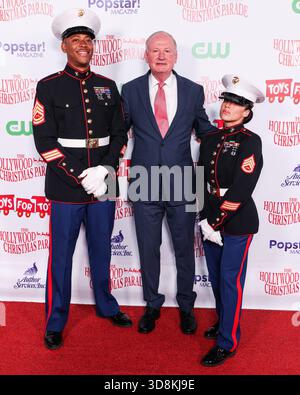Hollywood, États-Unis. 1er décembre 2025. HOLLYWOOD, LOS ANGELES, CALIFORNIE, États-Unis - NOVEMBRE 30 : le général James Laster arrive à la 93e parade annuelle de Noël d'Hollywood avec le grand maréchal Luke Wilson pour soutenir Marine Toys for Tots qui a eu lieu sur Hollywood Boulevard le 30 novembre 2025 à Hollywood, Los Angeles, Californie, États-Unis. (Photo de Xavier Collin/image Press Agency) crédit : image Press Agency/Alamy Live News Banque D'Images
