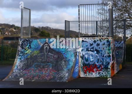 Skate Park avec graffiti Banque D'Images