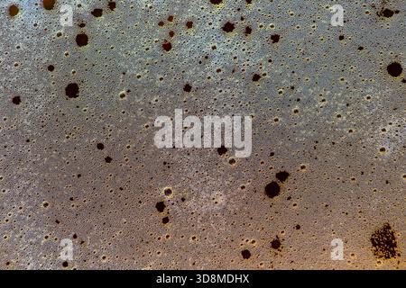 Fond de mousse de bière, vue de dessus, gros plan, macro. Texture de mousse de bière Banque D'Images
