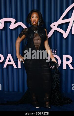 Londres, Royaume-Uni. 1er décembre 2025. LONDRES, Royaume-Uni - 1er DÉCEMBRE : TEMS pose lors de l'appel photo des British Fashion Awards qui s'est tenu au Royal Albert Hall, le 1er décembre 2025 à Londres, Grande-Bretagne. Photo Marco Piovanotto/Abacapress.com crédit : Abaca Press/Alamy Live News Banque D'Images