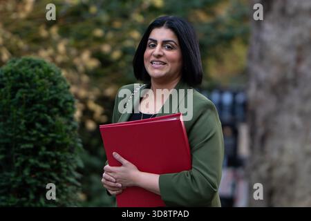 Londres, Angleterre, Royaume-Uni. 2 décembre 2025. SHABANA MAHMOOD, Ministre de l'intérieur, arrive au 10 Downing Street pour une réunion du Cabinet à Londres, au Royaume-Uni, le 1er décembre 2025. (Crédit image : © Thomas Krych/ZUMA Press Wire) USAGE ÉDITORIAL SEULEMENT ! Non destiné à UN USAGE commercial ! Crédit : ZUMA Press, Inc/Alamy Live News Banque D'Images