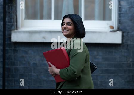 Londres, Angleterre, Royaume-Uni. 2 décembre 2025. SHABANA MAHMOOD, Ministre de l'intérieur, arrive au 10 Downing Street pour une réunion du Cabinet. (Crédit image : © Thomas Krych/ZUMA Press Wire) USAGE ÉDITORIAL SEULEMENT ! Non destiné à UN USAGE commercial ! Banque D'Images