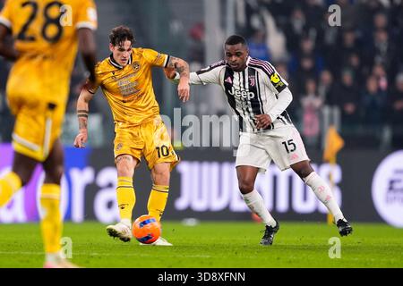 Torino, Italie. 02 décembre 2025. -J lors de la manche du 16 Frecciarossa Italian Cup 2025/ 2026 match de football entre Juventus FC et Udinese au stade Juventus de Turin, Italie du Nord, le 2 décembre 2025. Sport - Football (photo de Fabio Ferrari /LaPresse) crédit : LaPresse/Alamy Live News Banque D'Images