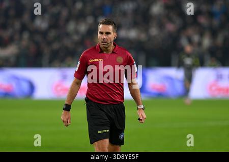 Turin, Italie. 02 décembre 2025. Francesco fourneau arbitre lors du match de la Coppa Italia 2025/26 entre la Juventus FC et l'Udinese Calcio au stade Allianz le 02 décembre 2025 à Turin, Italie - ph Giuliano Marchisciano crédit : Agence photo indépendante/Alamy Live News Banque D'Images