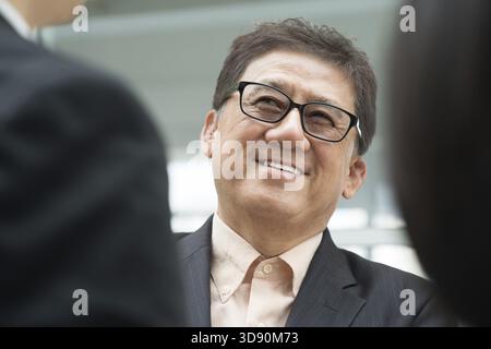Réunion de l'équipe d'affaires asiatique. Homme d'affaires senior. PDG discutant avec le dirigeant de l'entreprise Banque D'Images