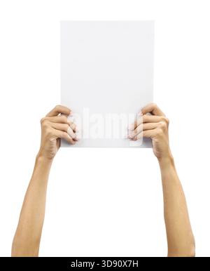 Mains tenant le carton blanc blanc de format A4, isolé sur fond Uni Banque D'Images