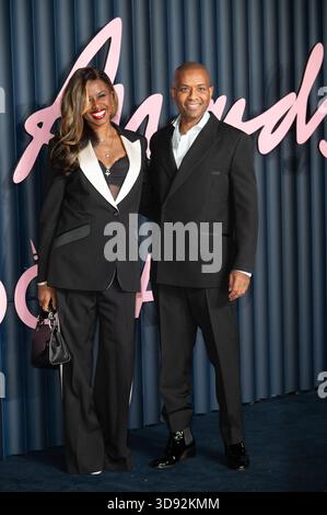 Londres, Royaume-Uni. 1er décembre 2025. June Sarpong et son invité assistent aux British Fashion Awards 2025 au Royal Albert Hall. Cristina Massei/Empics/Alamy Live News Banque D'Images