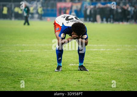 Aboubaka Soumahoro (HSV Hambourg, 22) ratés ; Soccer, DFB-Pokal [Coupe d'Allemagne], Round of 16 : HSV Hambourg vs Holstein Kiel le 3 décembre 2025 au Volksparkstadion, Hambourg, LES RÈGLEMENTS DFB INTERDISENT TOUTE UTILISATION DE PHOTOGRAPHIES COMME SÉQUENCES D'IMAGES ET/OU QUASI-VIDÉO. Banque D'Images