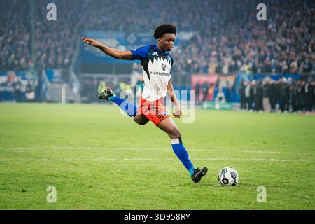 Aboubaka Soumahoro (HSV Hambourg Hambourg, 22) ratés ; football, DFB-Pokal [Coupe d'Allemagne], Round of 16 : HSV Hambourg Hambourg vs Holstein Kiel le 3 décembre 2025 au Volksparkstadion, Hambourg LES RÈGLEMENTS DFB INTERDISENT TOUTE UTILISATION DE PHOTOGRAPHIES COMME SÉQUENCES D'IMAGES A. Banque D'Images