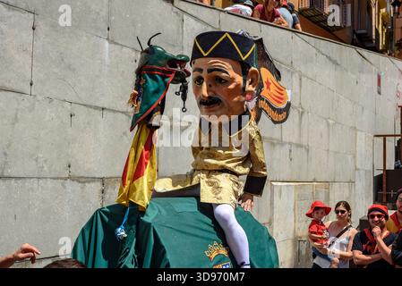 Place Sant Pere lors de la célébration du festival Patum de Berga (Barcelone, Catalogne, Espagne) ESP : Plaza de Sant Pere durante la Patum, Berga Banque D'Images