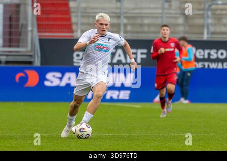 Ingolstadt, Allemagne 29 novembre 2025 : 3. Ligue - 2025/2026 - FC Ingolstadt 04 vs. TSG 1899 Hoffenheim II dans l'image : Frederik Christensen (FCI) /// la réglementation DFB interdit toute utilisation de photographies comme séquences d'images et/ou quasi-vidéo /// Banque D'Images