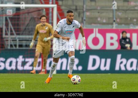 Ingolstadt, Allemagne 29 novembre 2025 : 3. Ligue - 2025/2026 - FC Ingolstadt 04 vs. TSG 1899 Hoffenheim II dans l'image : Ruben Reisig (TSG II) /// la réglementation DFB interdit toute utilisation de photographies comme séquences d'images et/ou quasi-vidéo /// Banque D'Images