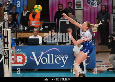 Novara, Italie, Italie. 4 décembre 2025. Tatiana Tolok (Igor Gorgonzola Novara) en action lors de la coupe CEV, à Novara le 4 décembre 2025 (image crédit : © Federico Manoni/ZUMA Press Wire) USAGE ÉDITORIAL SEULEMENT ! Non destiné à UN USAGE commercial ! Banque D'Images