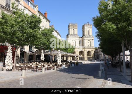 Vieille rue typique dans la vieille ville, ville d'Auch, département du Gers, France Banque D'Images