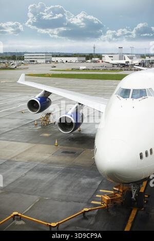 Plate-forme de chargement de fret aérien à l'avion. De l'aéroport Heathrow de Londres Banque D'Images