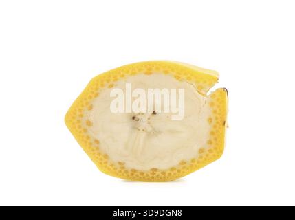 Ensemble de tranches de banane isolé sur fond blanc Banque D'Images