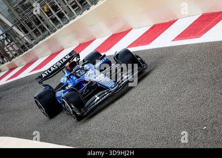 Abu Dhabi, Émirats arabes Unis. 05th Dec, 2025. Luke Browning (GBR) Williams Racing lors des essais libres vendredi du Grand Prix de formule 1 Etihad Airways Abu Dhabi 2025 sur Yas Marina circuit à Abu Dhabi, Emirats Arabes Unis, avant la 24e ronde de 24, finale de saison et décideur du championnat du monde FIA de formule 1 2025 (4-7 décembre 2025). Crédit : AVENS-IMAGES.COM/Alamy Live News Banque D'Images