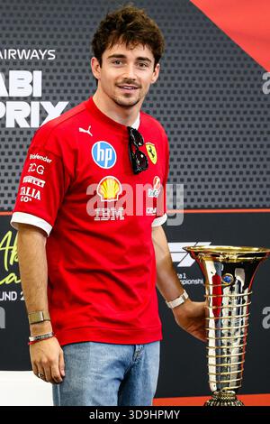 Charles Leclerc (mon) - Scuderia Ferrari - Ferrari SF-25 - Trophée Ferrari et pilote Champion du monde lors de la conférence de presse Charles Leclerc (mon) - SCU Banque D'Images