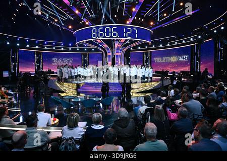 Paris, France. 06th Dec, 2025. Les chercheurs posent lors de l'émission Téléthon sur France télévision à Paris le 5 décembre 2025. Photo de Firas Abdullah/ABACAPRESS.COM crédit : Abaca Press/Alamy Live News Banque D'Images