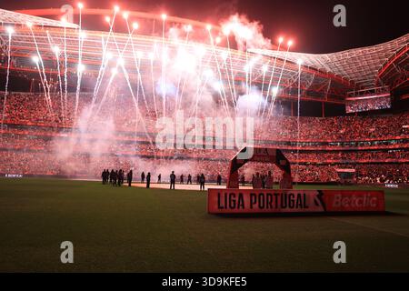 Lisbonne, Portugal. 05th Dec, 2025. Ambiance Estádio da Luz lors du match Primeira Liga entre SL Benfica et Sporting CP à Estadio da Luz le 5 décembre 2025 à Lisbonne, Portugal. Liga Portugal Betclic - SL Benfica vs Sporting CP (Valter Gouveia/SPP) crédit : SPP Sport Press photo. /Alamy Live News Banque D'Images