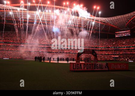 Lisbonne, Portugal. 05th Dec, 2025. Ambiance Estádio da Luz lors du match Primeira Liga entre SL Benfica et Sporting CP à Estadio da Luz le 5 décembre 2025 à Lisbonne, Portugal. Liga Portugal Betclic - SL Benfica vs Sporting CP (Valter Gouveia/SPP) crédit : SPP Sport Press photo. /Alamy Live News Banque D'Images