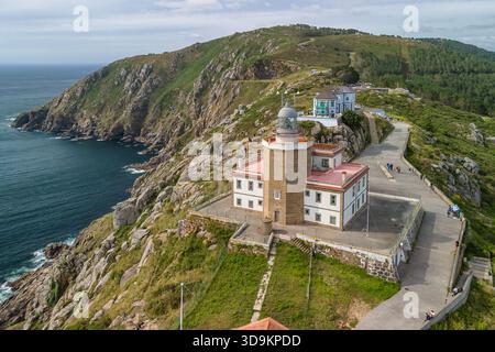 Vue aérienne du phare de Faro de Fisterra, Galice, nord de l'Espagne Banque D'Images