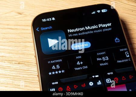 Ostrava, Tchéquie - 26 février 2025 : App Store avec l'application mobile Neutron Music Player sur smartphone iOS Banque D'Images